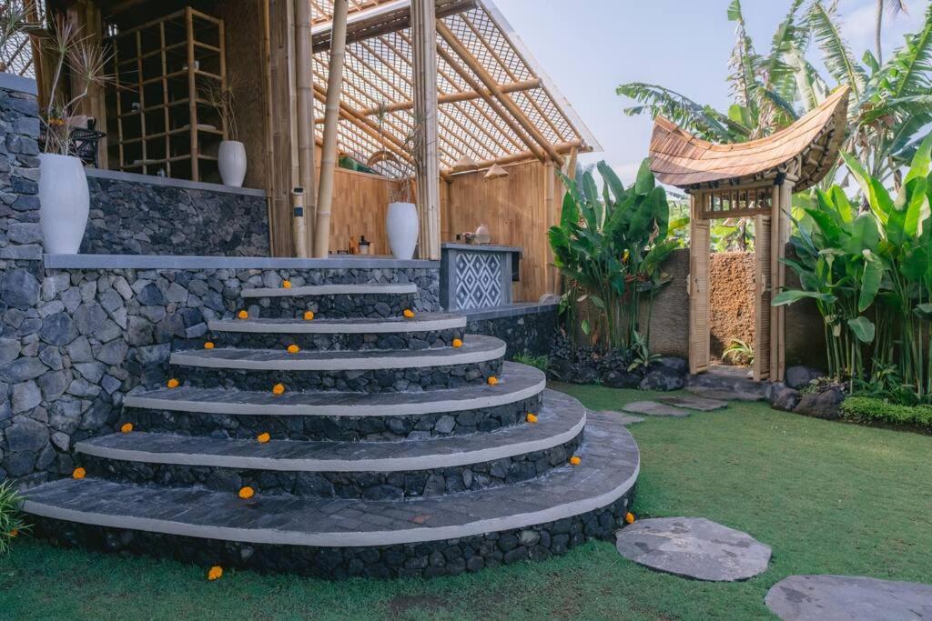 הוילה Selat Makerti Bali~Bamboo House מראה חיצוני תמונה